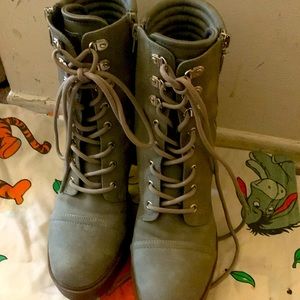 Woman boots,